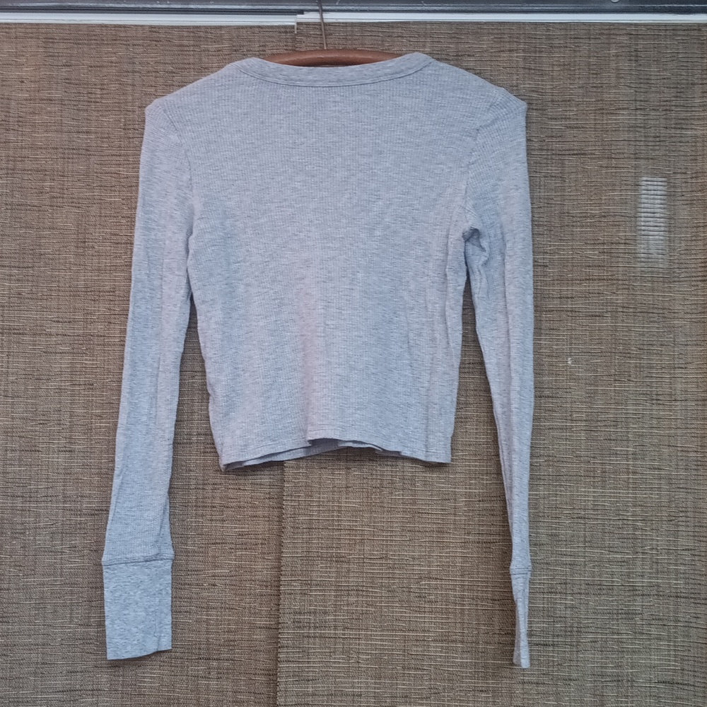Aerie Cropped Gray Long Sleeve Women's Top - Picture 4 of 4
